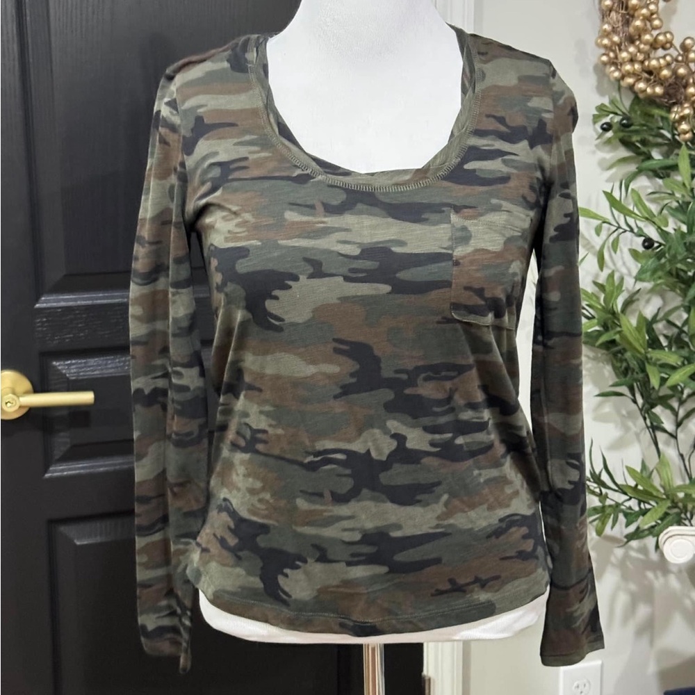 Social Standard by Sanctuary Dylan Camo Long Sleeve Tee Small Oversized